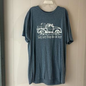 Canvas tee- Rusty Dusty Things Make me Happy